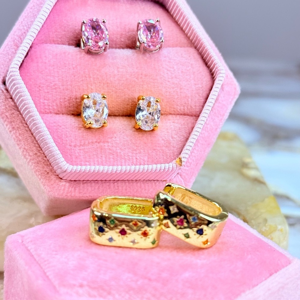 💖 Pink Moissanite Oval Stud Earrings (Sterling Silver)